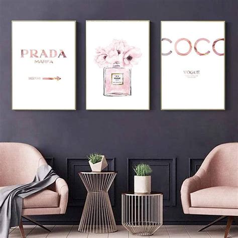 Tableau Chanel Prada .